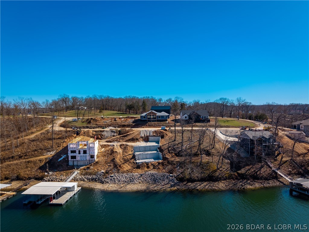 Los Breezes - Residential