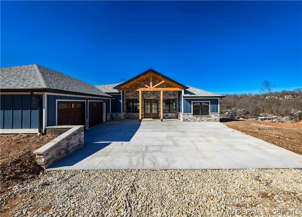 Los Breezes - Residential