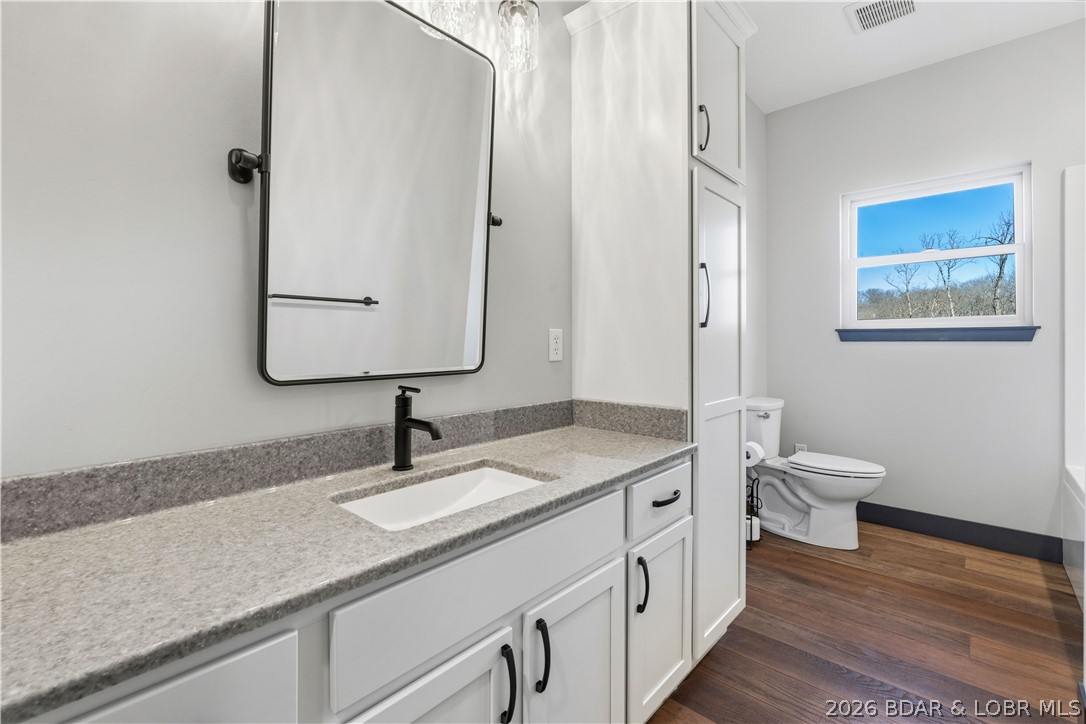 Los Breezes - Residential