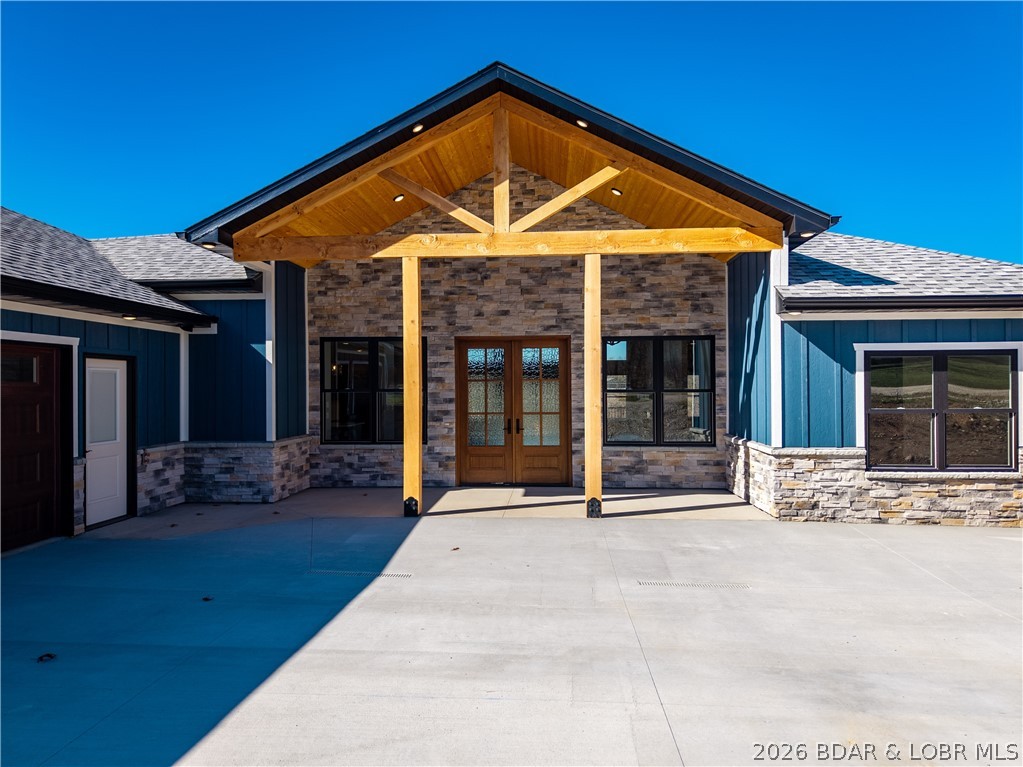 Los Breezes - Residential