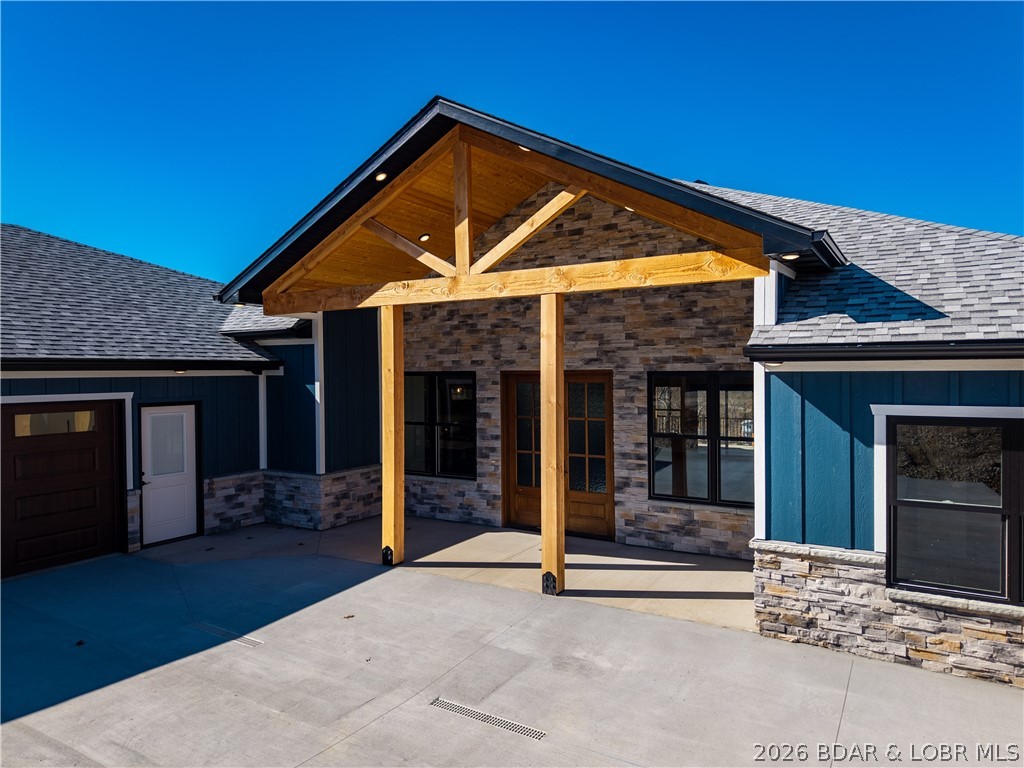 Los Breezes - Residential