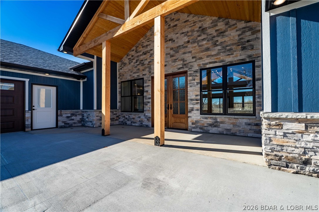 Los Breezes - Residential