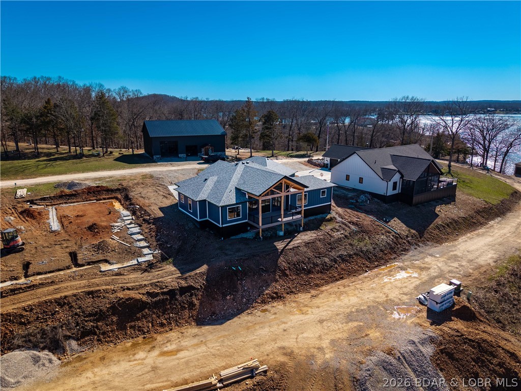 Los Breezes - Residential