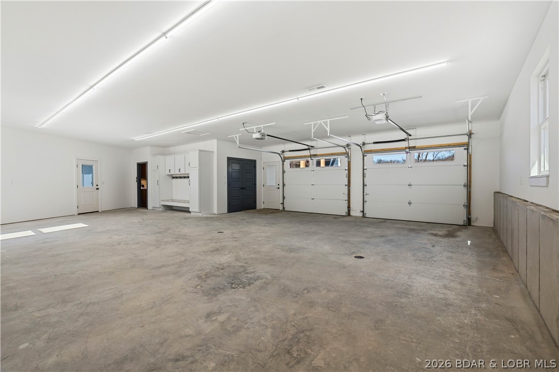 Los Breezes - Residential