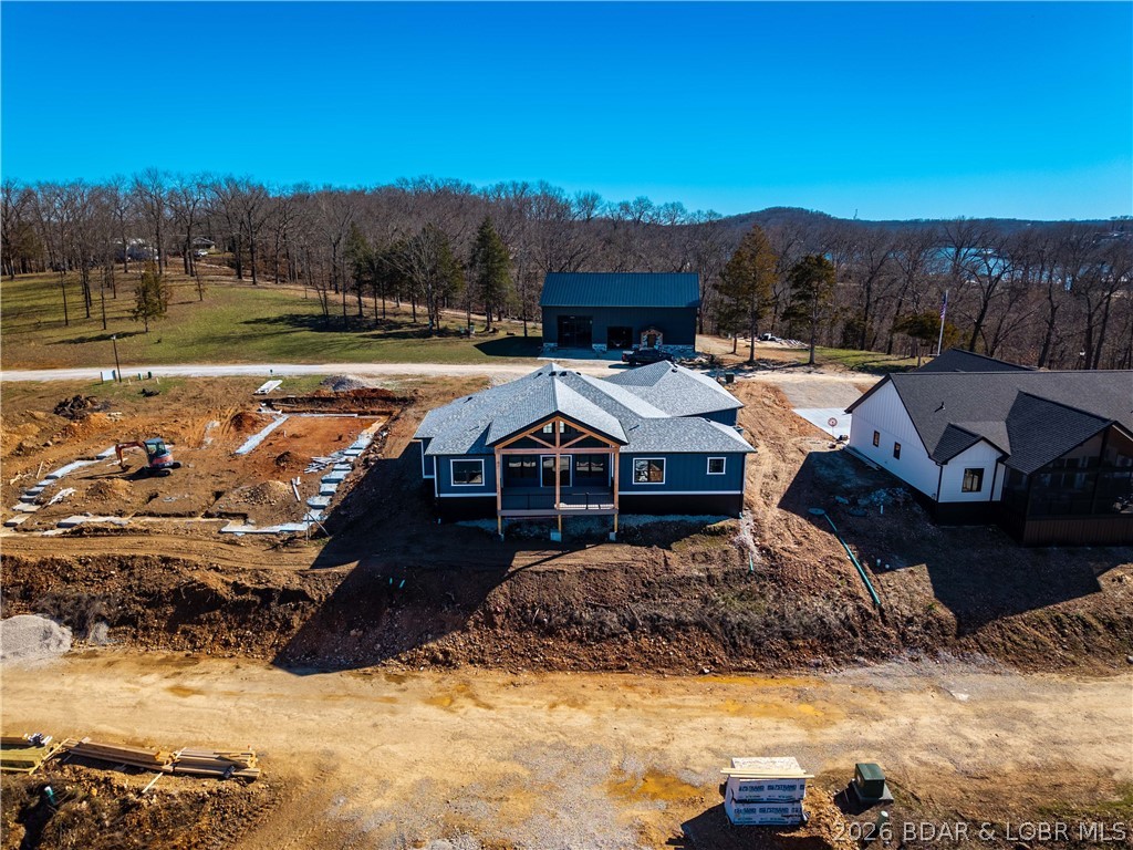 Los Breezes - Residential