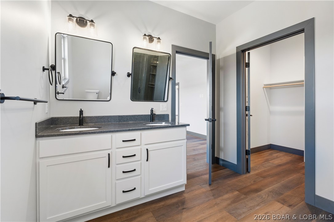 Los Breezes - Residential