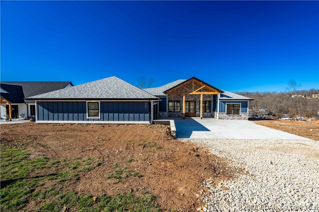 Los Breezes - Residential