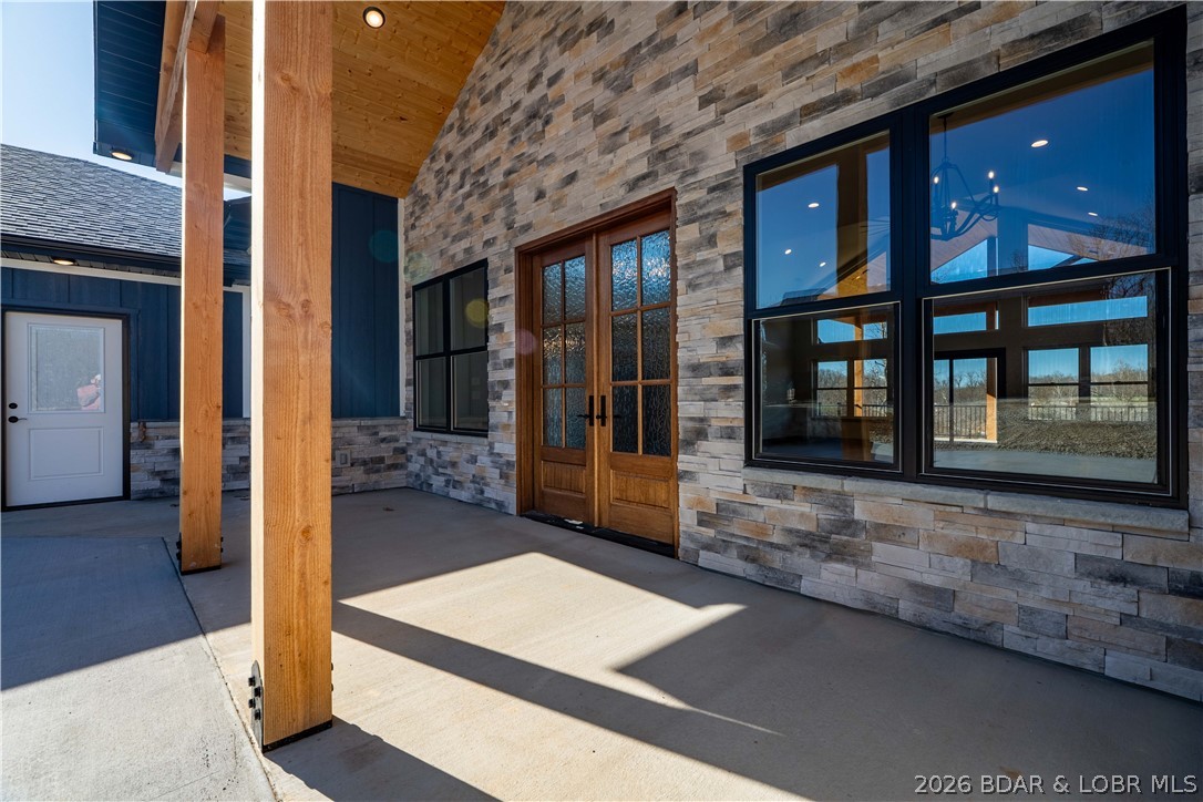 Los Breezes - Residential