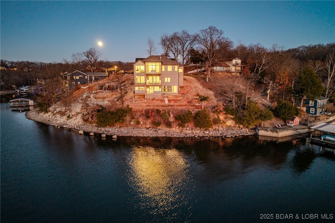 Los Breezes - Residential