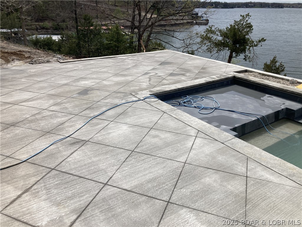 Los Breezes - Residential