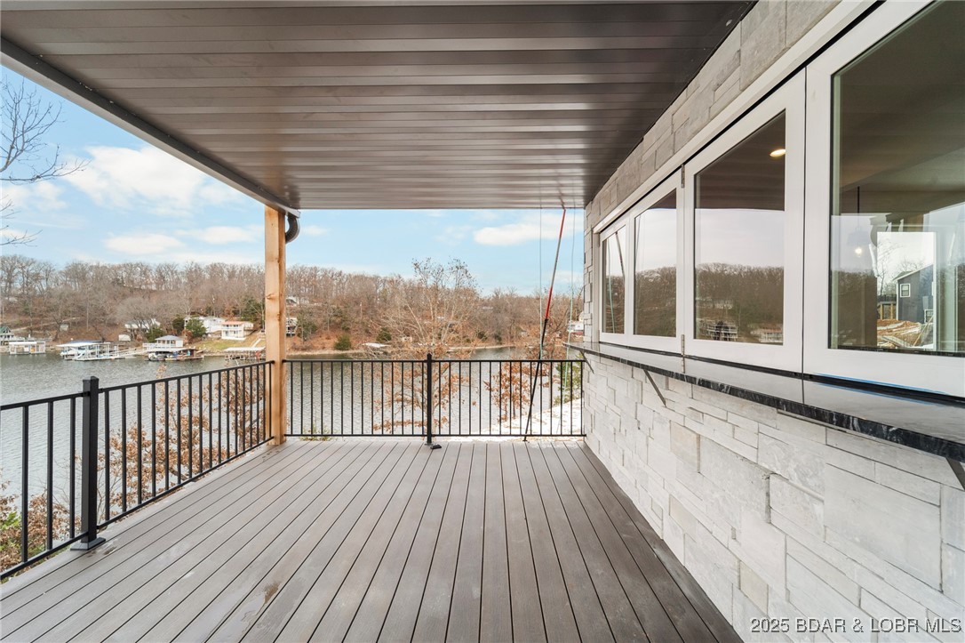 Los Breezes - Residential