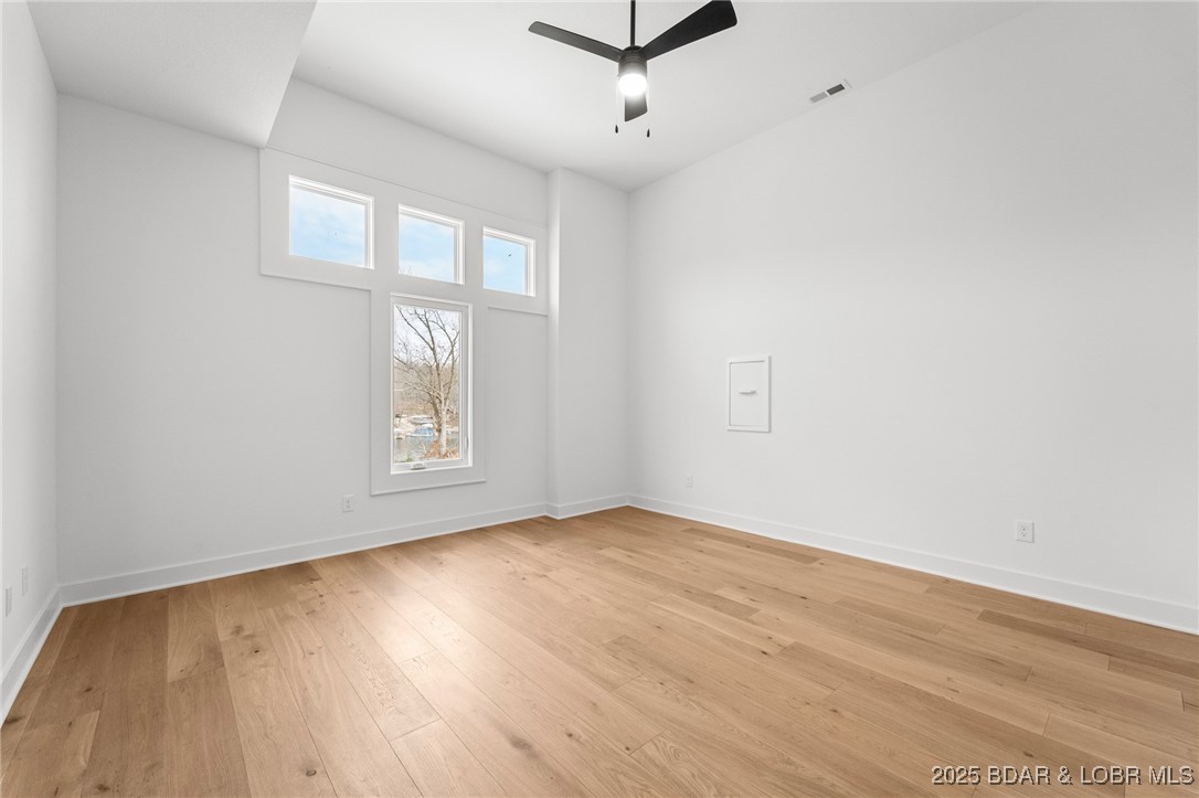 Los Breezes - Residential