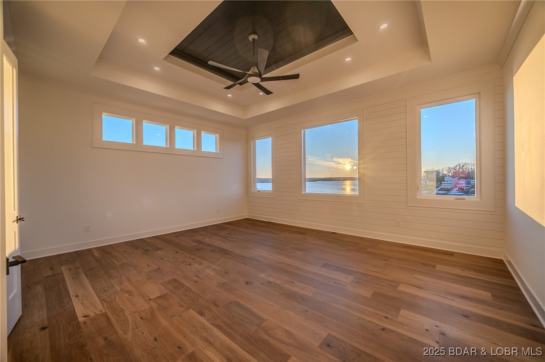 Los Breezes - Residential