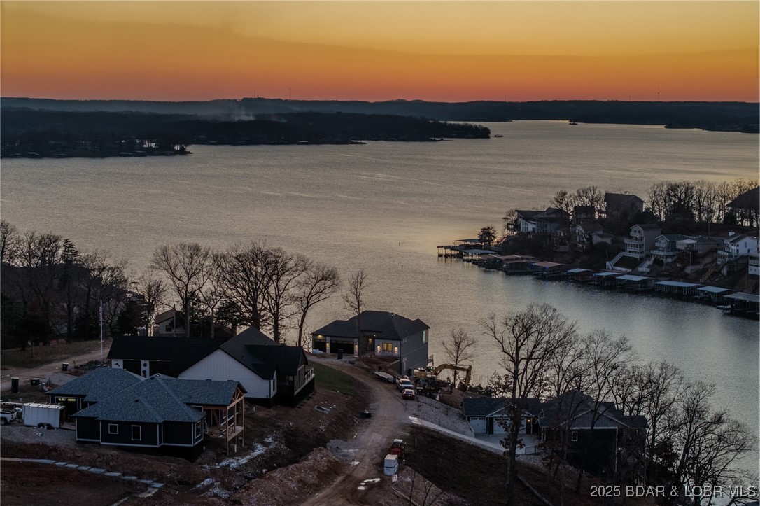 Los Breezes - Residential