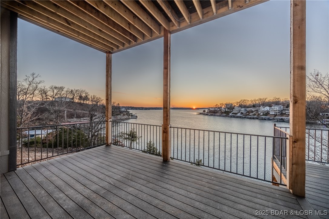 Los Breezes - Residential