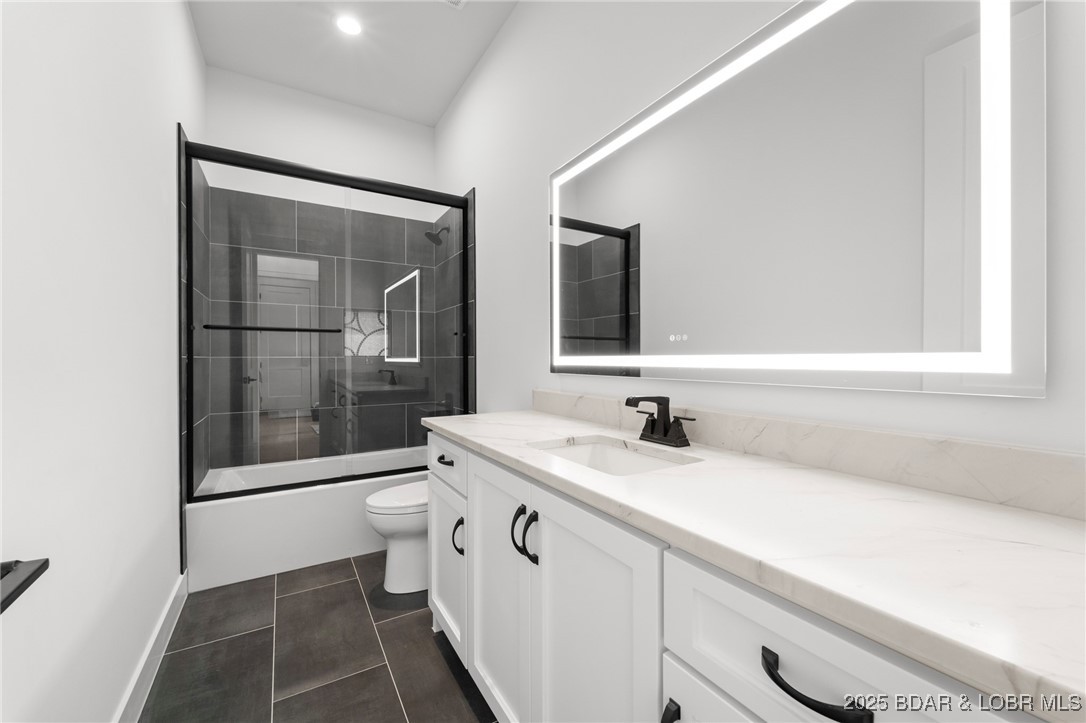 Los Breezes - Residential