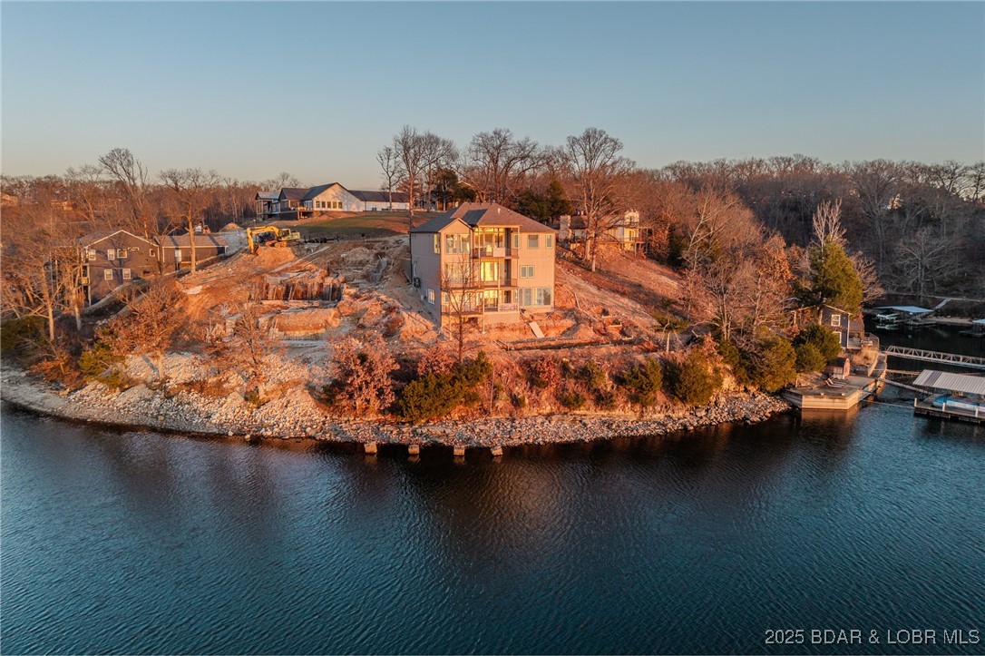 Los Breezes - Residential