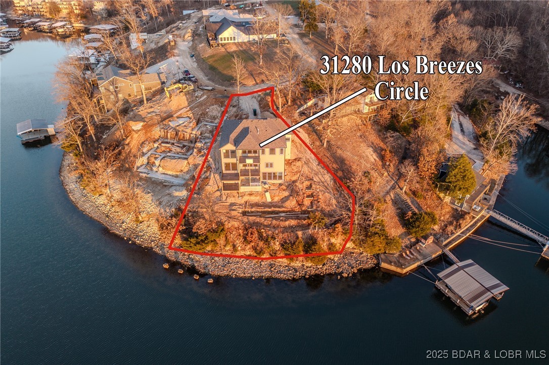 Los Breezes - Residential