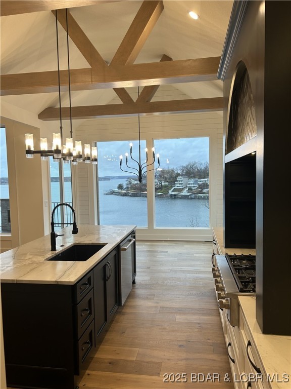 Los Breezes - Residential