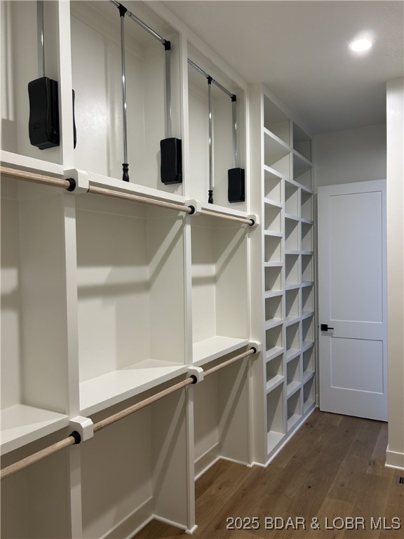 Los Breezes - Residential