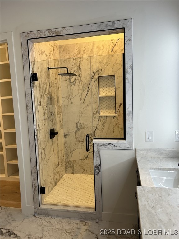 Los Breezes - Residential