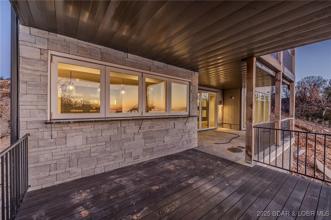 Los Breezes - Residential