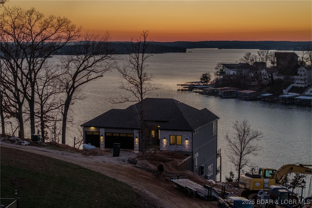 Los Breezes - Residential