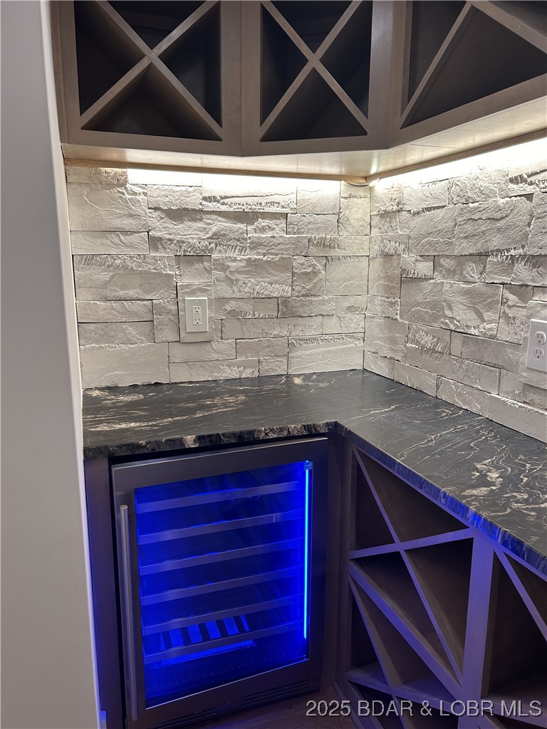 Los Breezes - Residential