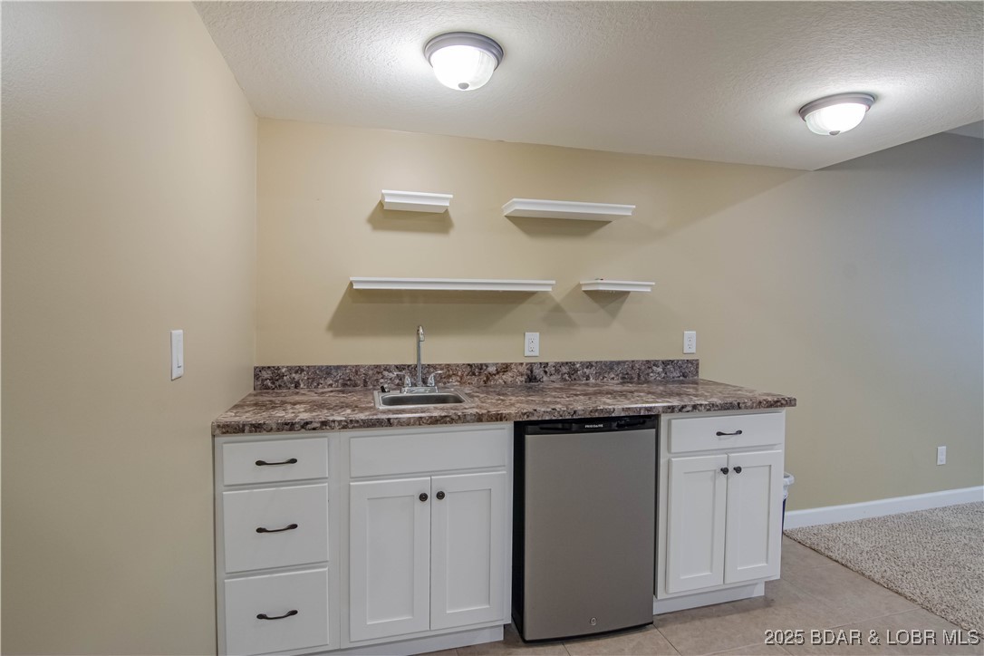 Camdenton, Missouri 65202, United States, 4 Bedrooms Bedrooms, ,3 BathroomsBathrooms,Residential,Active,180518