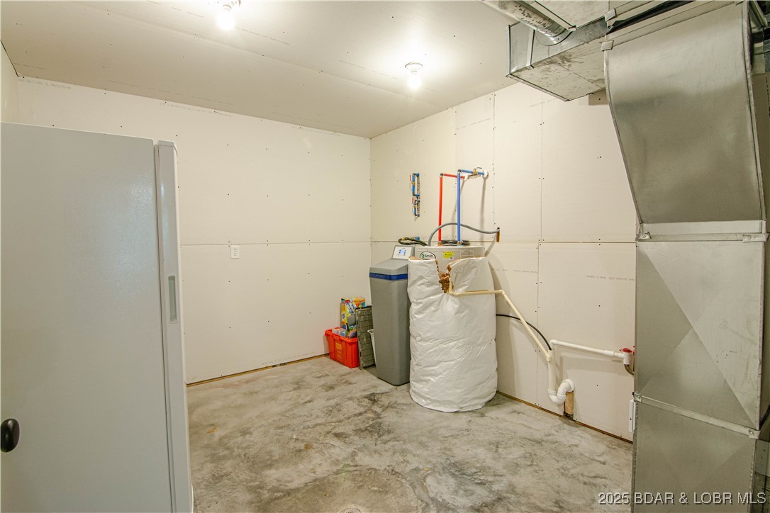 Camdenton, Missouri 65202, United States, 4 Bedrooms Bedrooms, ,3 BathroomsBathrooms,Residential,Active,180518