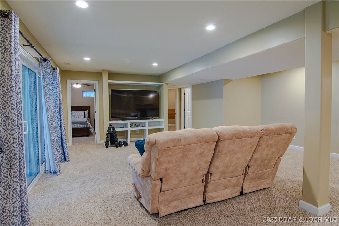 Camdenton, Missouri 65202, United States, 4 Bedrooms Bedrooms, ,3 BathroomsBathrooms,Residential,Active,180518