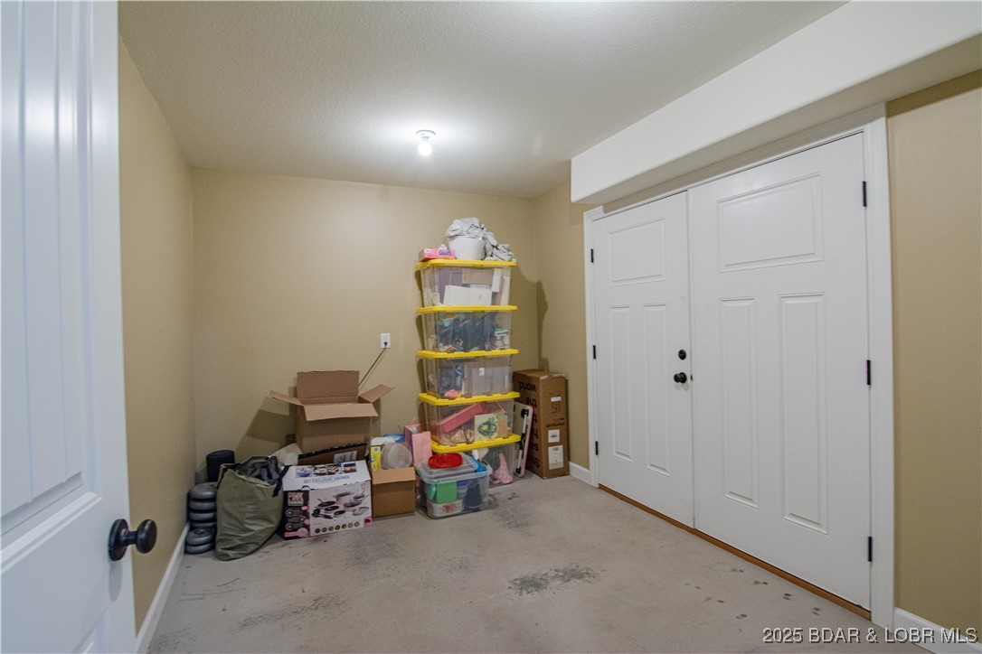 Camdenton, Missouri 65202, United States, 4 Bedrooms Bedrooms, ,3 BathroomsBathrooms,Residential,Active,180518