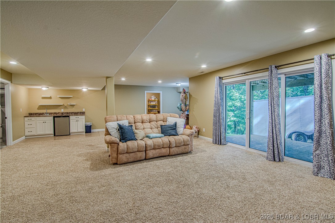 Camdenton, Missouri 65202, United States, 4 Bedrooms Bedrooms, ,3 BathroomsBathrooms,Residential,Active,180518