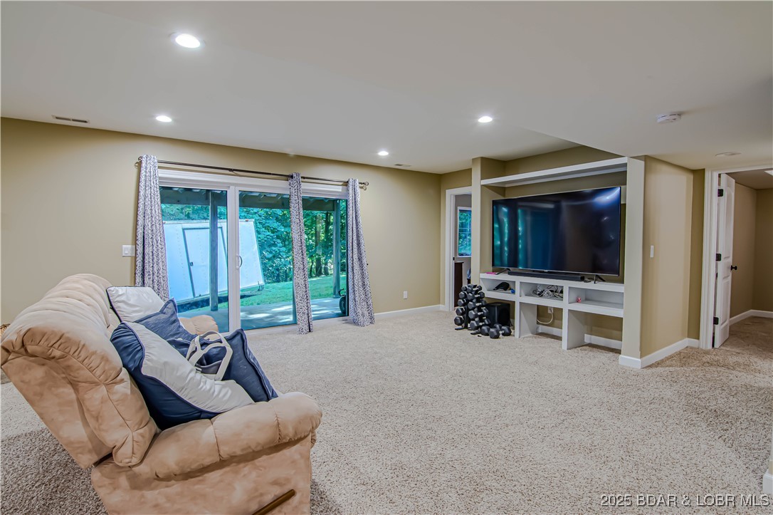 Camdenton, Missouri 65202, United States, 4 Bedrooms Bedrooms, ,3 BathroomsBathrooms,Residential,Active,180518