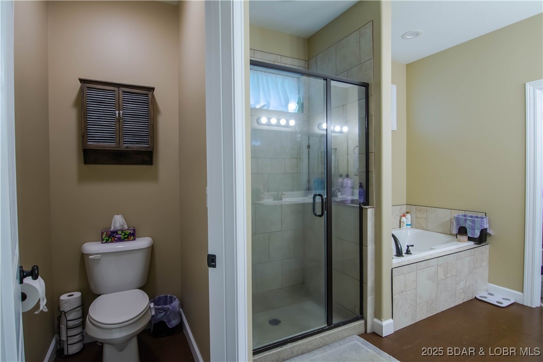 Camdenton, Missouri 65202, United States, 4 Bedrooms Bedrooms, ,3 BathroomsBathrooms,Residential,Active,180518