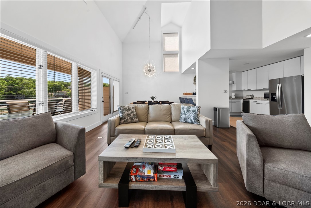 Emerald Bay Condominium - Residential