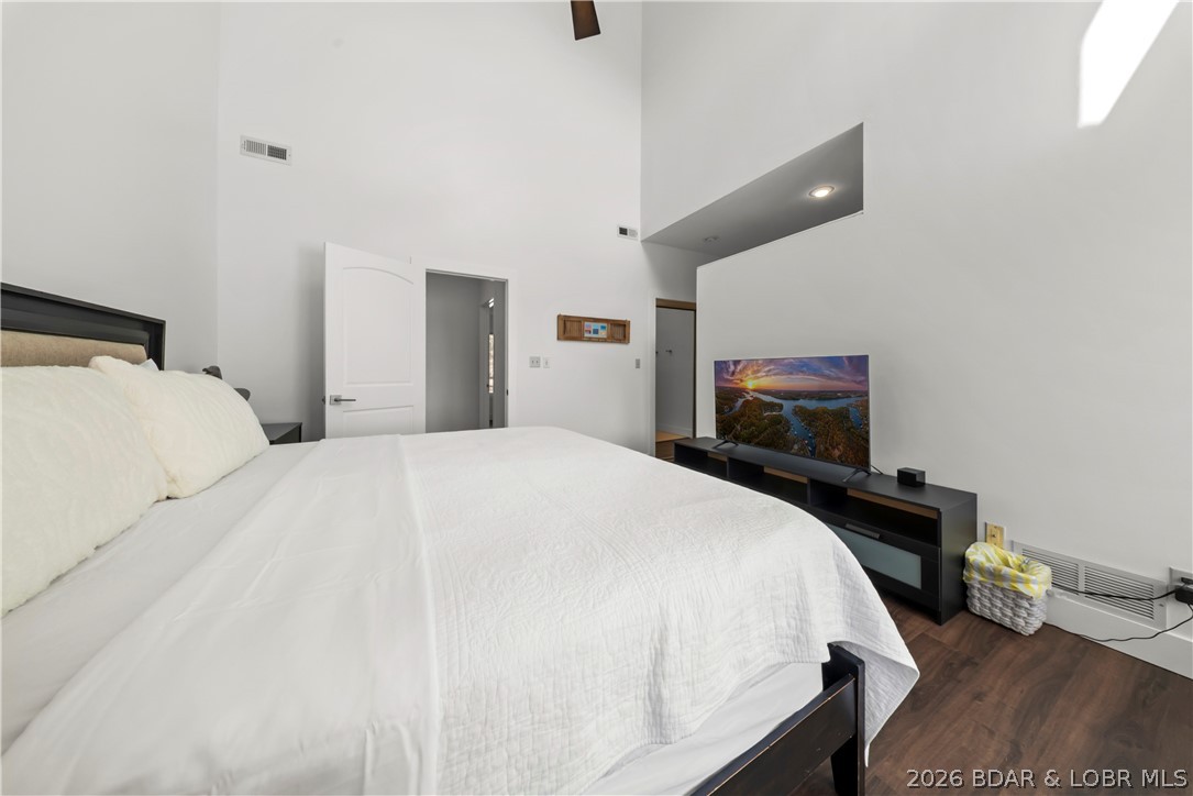 Emerald Bay Condominium - Residential