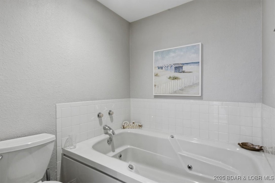 Four Seasons Racqt-Cntry Club - Residential