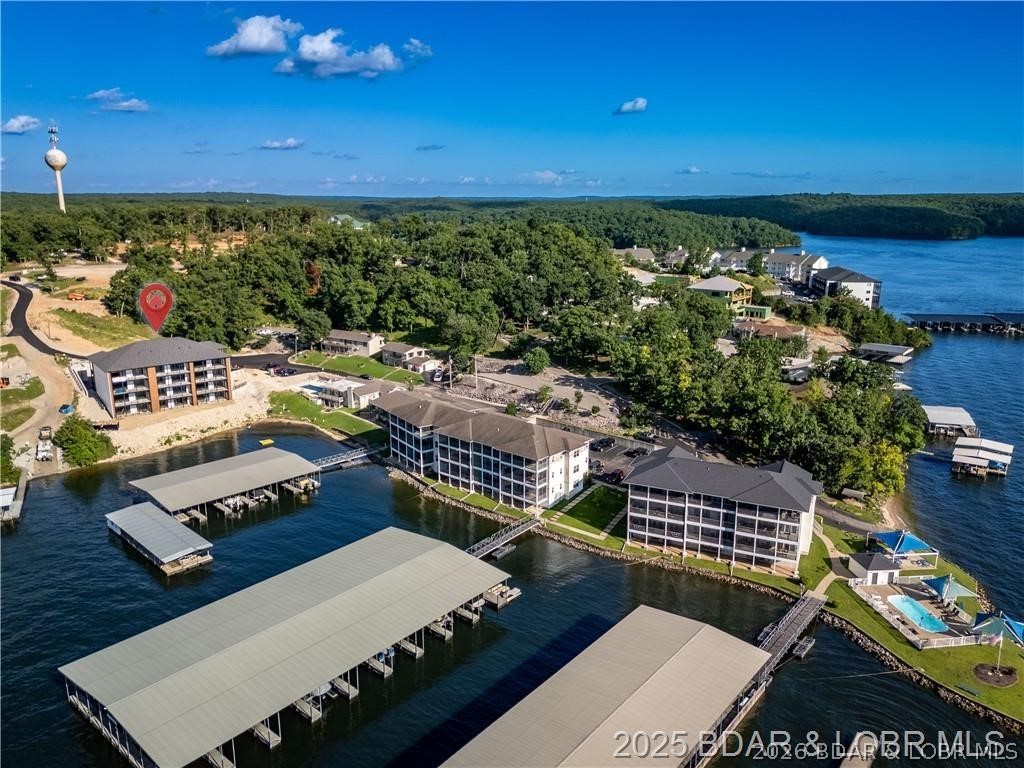 Robins at the Waters Edge Condominium - Residential