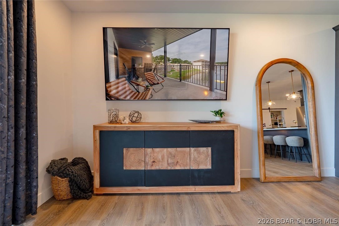 Robins at the Waters Edge Condominium - Residential