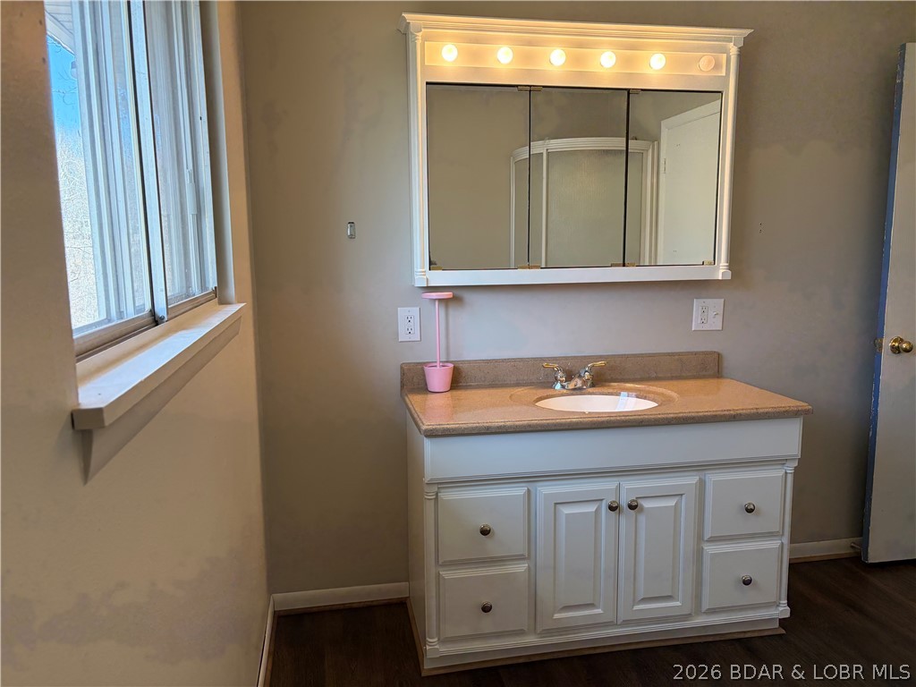 Malibu Manor - Residential