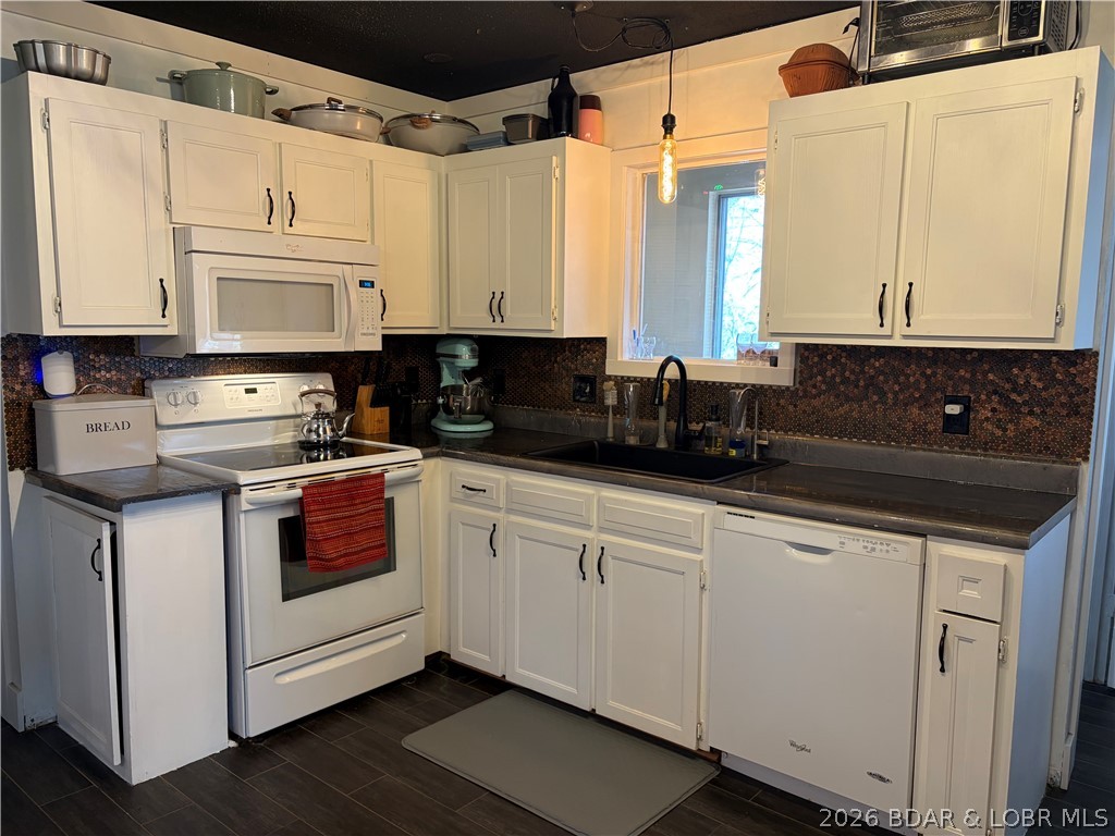 Malibu Manor - Residential