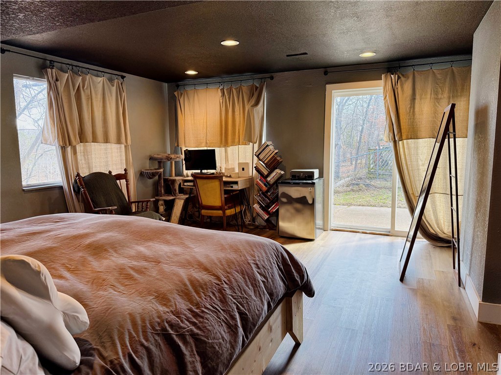 Malibu Manor - Residential