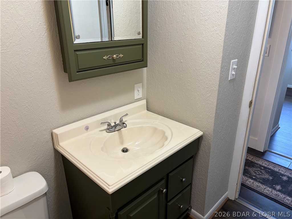 Malibu Manor - Residential