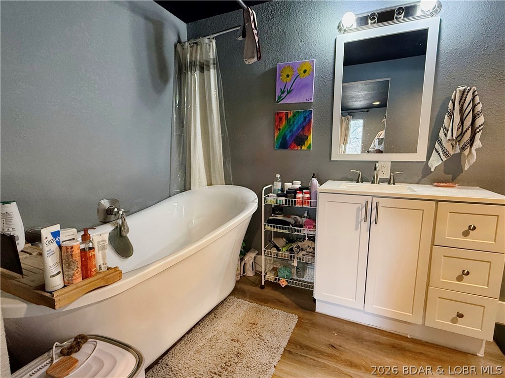 Malibu Manor - Residential