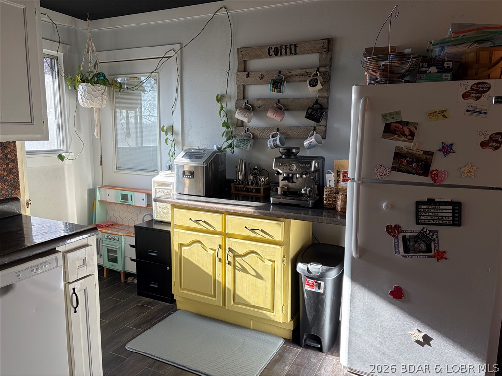 Malibu Manor - Residential