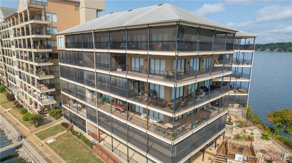 The Falls Condo - East Shore - Residential