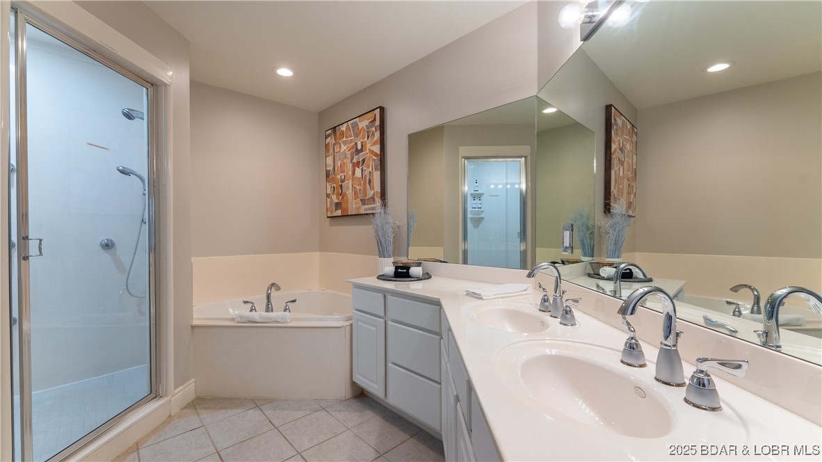 The Falls Condo - East Shore - Residential