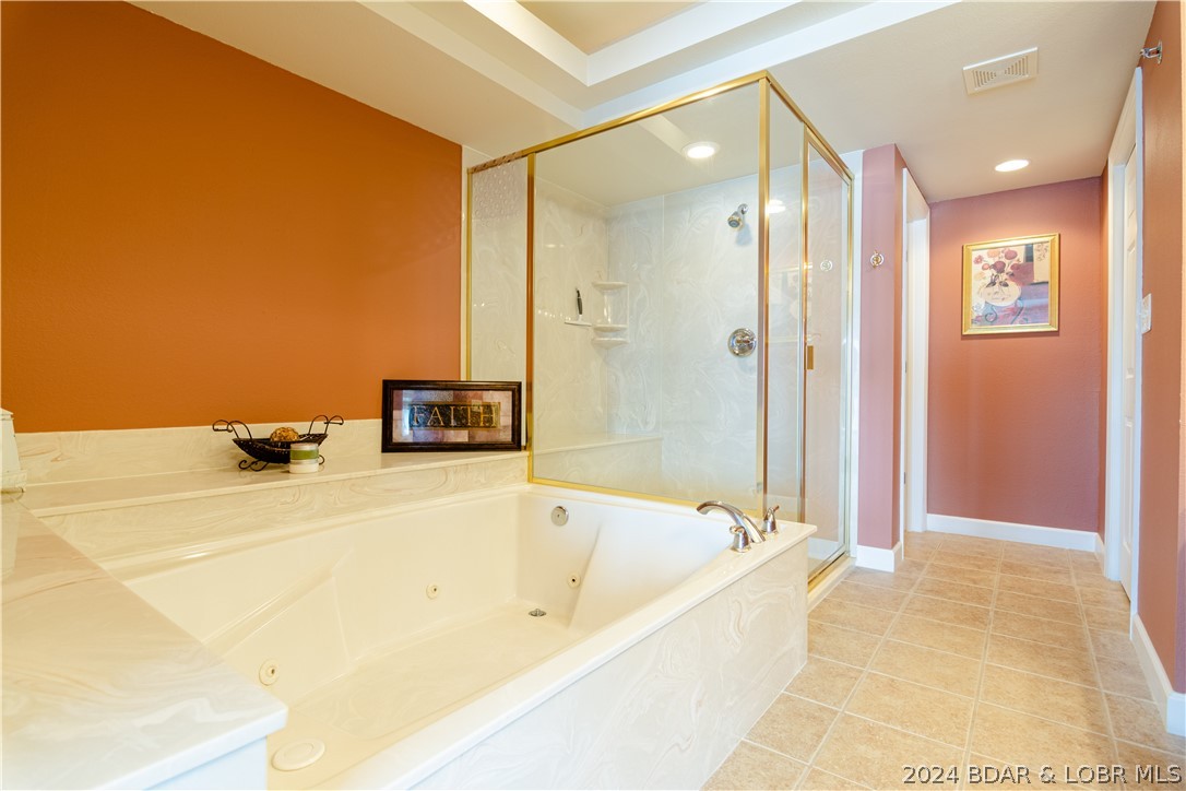 Lake Ozark, Missouri 65049, United States, 3 Bedrooms Bedrooms, ,3 BathroomsBathrooms,Residential,Contingent,57282