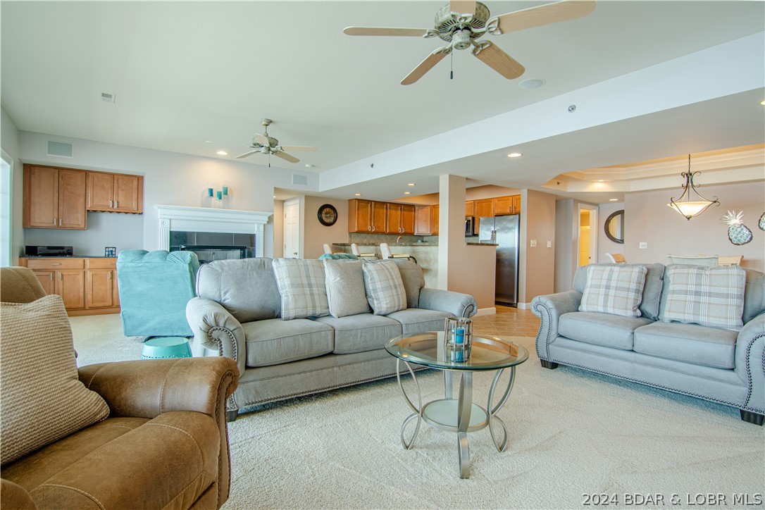 Lake Ozark, Missouri 65049, United States, 3 Bedrooms Bedrooms, ,3 BathroomsBathrooms,Residential,Contingent,57282